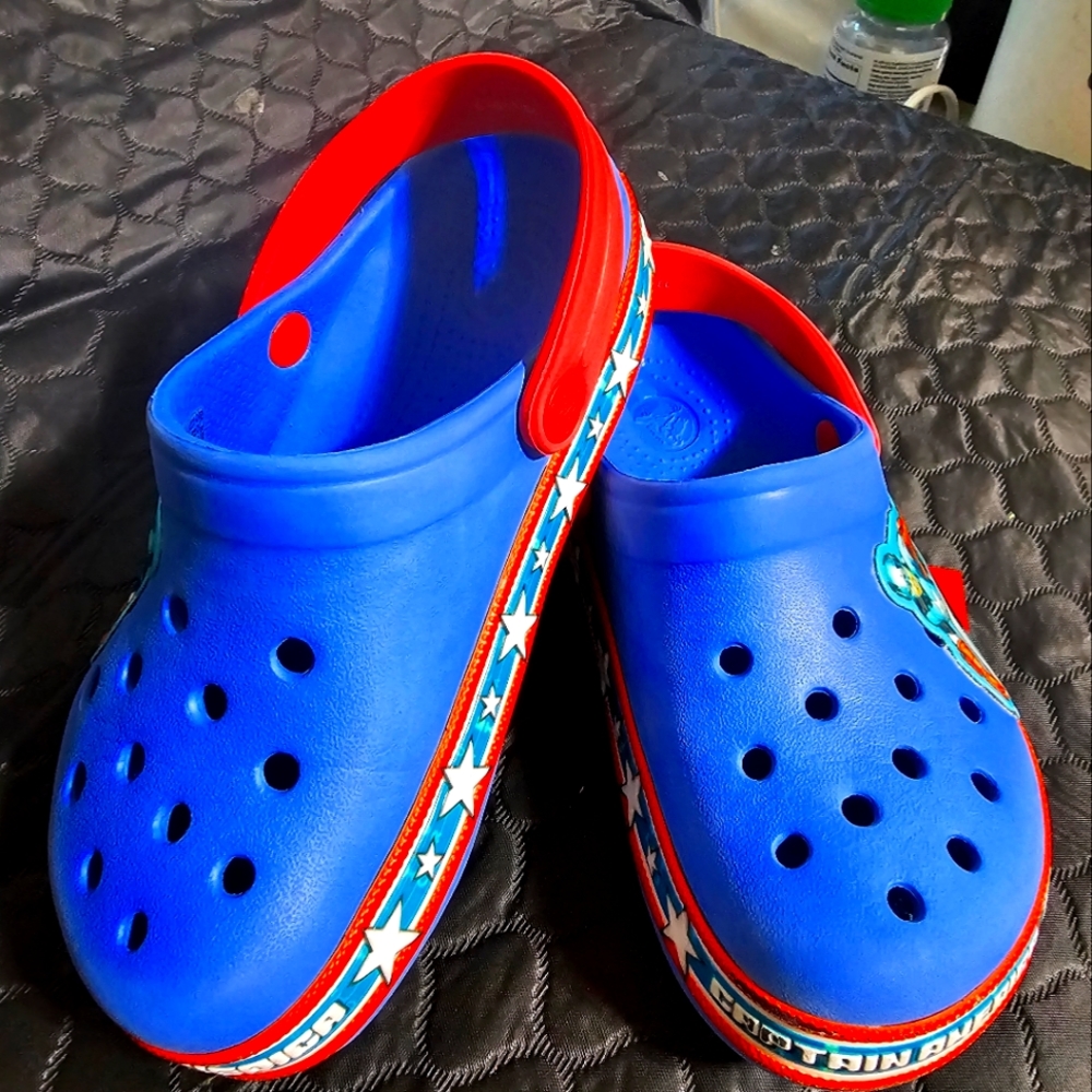 Crocs boy capitan america boy 10/11